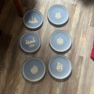 Wedgwood Blue and Cream Commemorative Plates Set celebrating Christmas